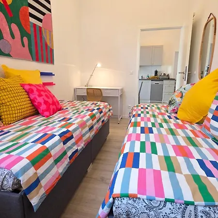 Elena Flat Mandarin Main Station Apartamento