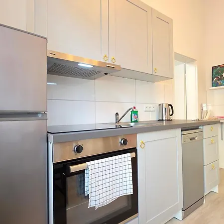 Elena Flat Mandarin Main Station Apartamento
