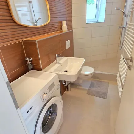 Elena Flat Mandarin Main Station Apartamento *